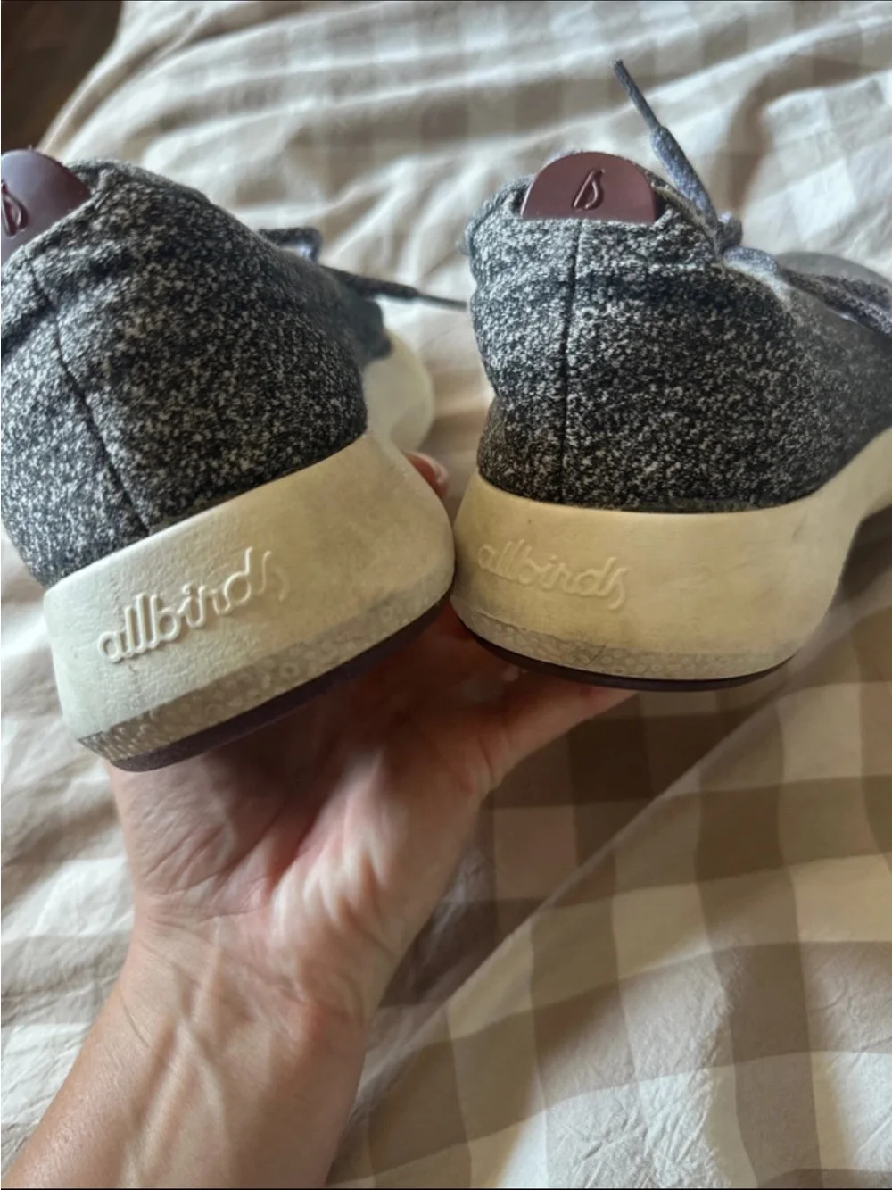 Women’s allbirds Casual Gray Knit Lace-Up Sneakers. Size 8